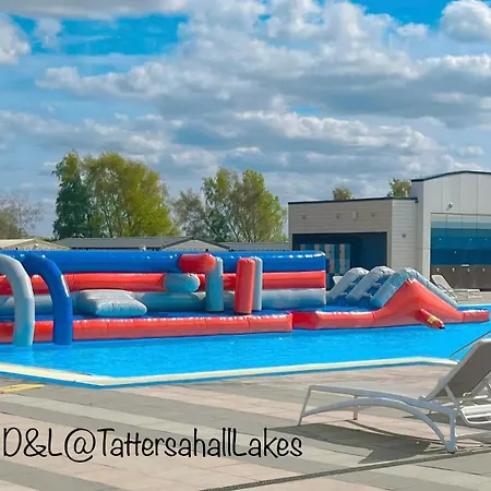 Tattershall Lakes 8Berth Caravan Break With Hottub Exterior photo