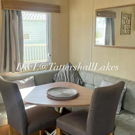 Tattershall Lakes 8Berth Caravan Break With Hottub Exterior photo