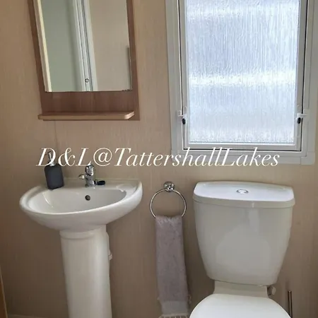 Tattershall Lakes 8Berth Caravan Break With Hottub Exterior photo