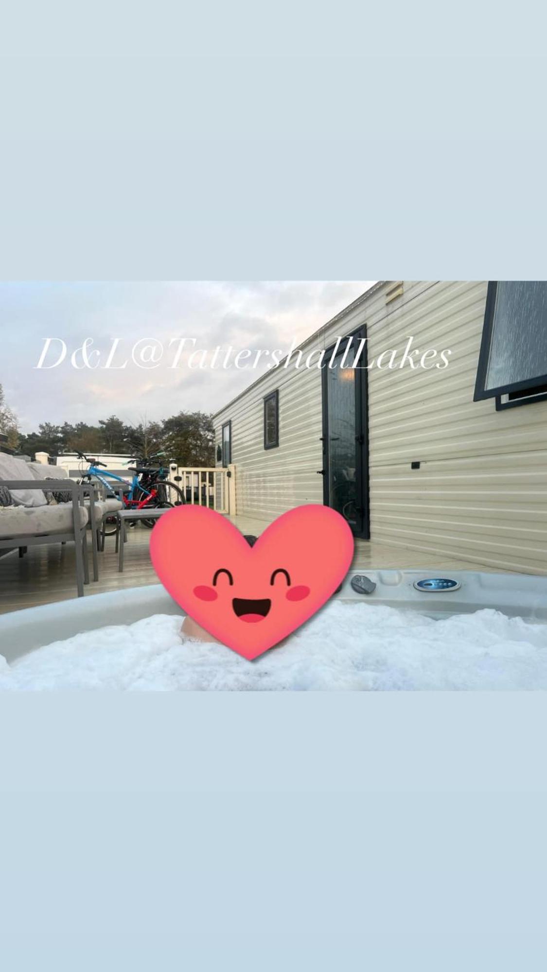 Lakes 8berth Caravan Break With Hottub *