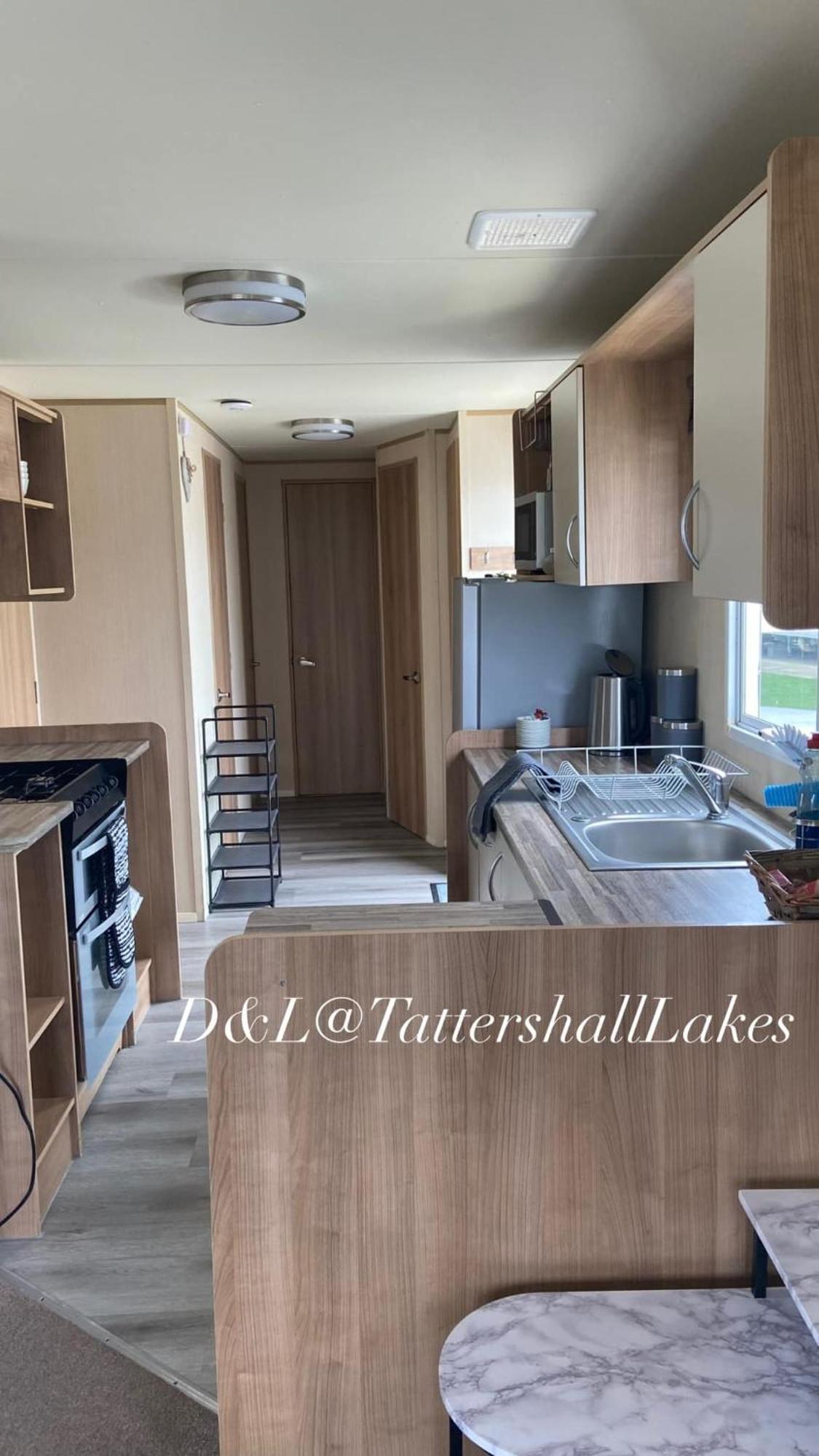 Lakes 8berth Caravan Break With Hottub Holiday home *