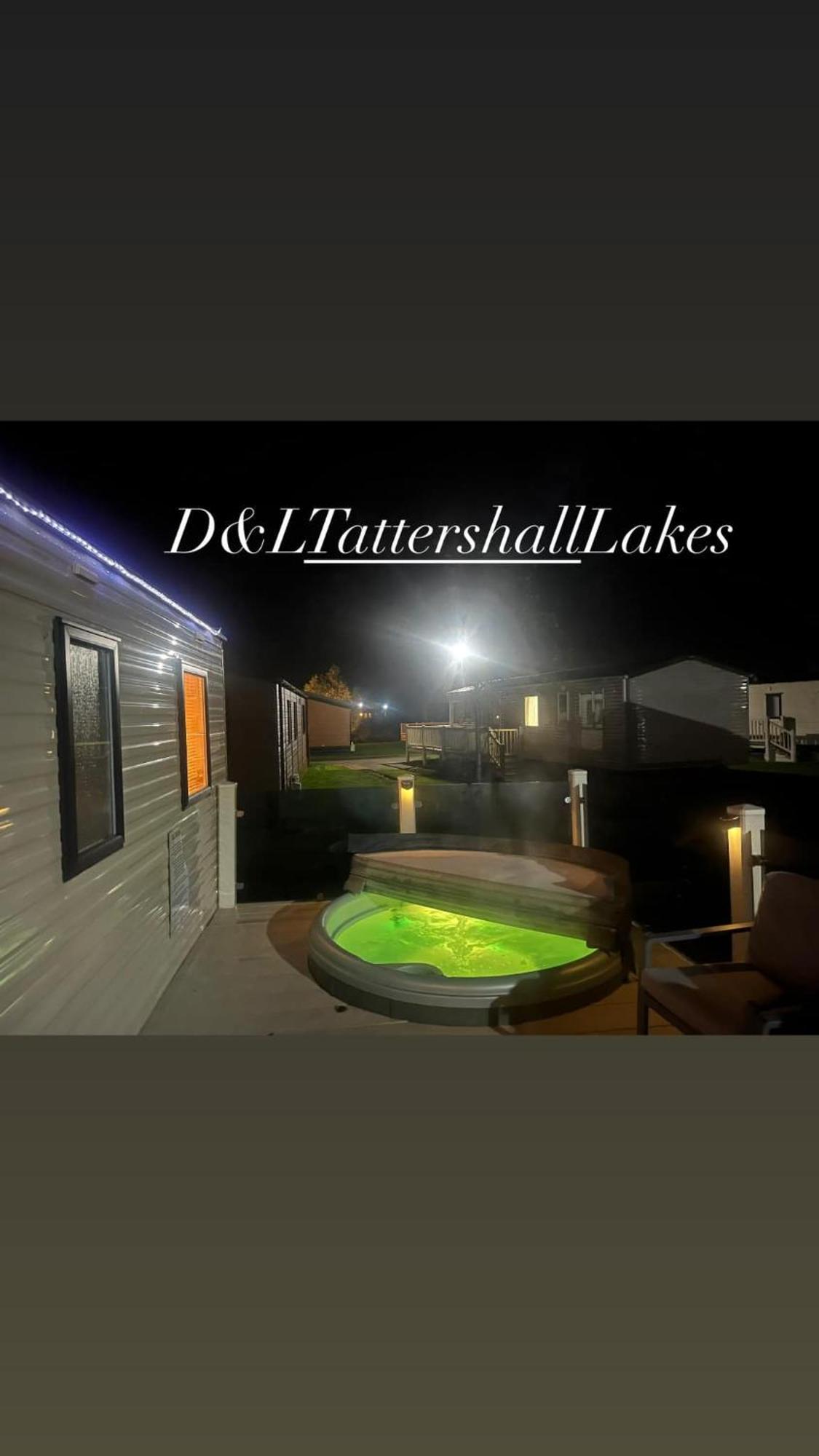 Lakes 8berth Caravan Break With Hottub