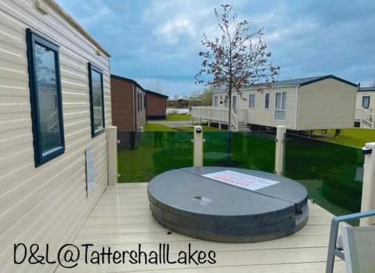 Lakes 8berth Caravan Break With Hottub *