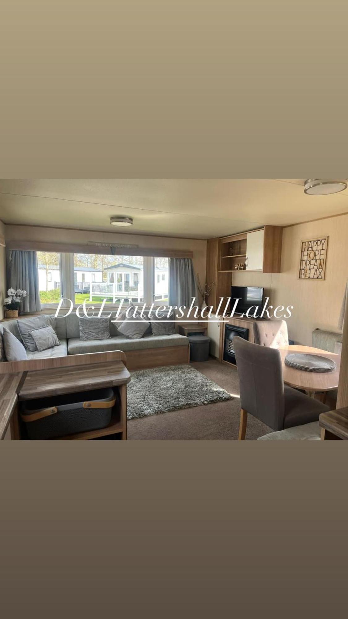 Holiday home Lakes 8berth Caravan Break With Hottub
