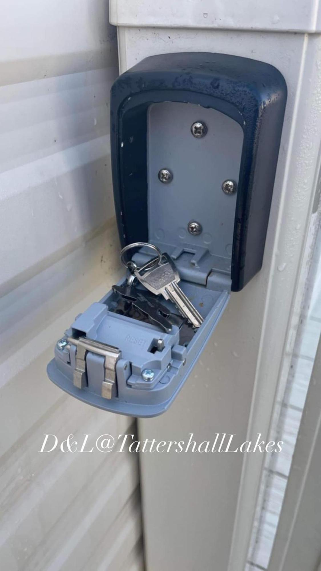 Lakes 8berth Caravan Break With Hottub Tattershall