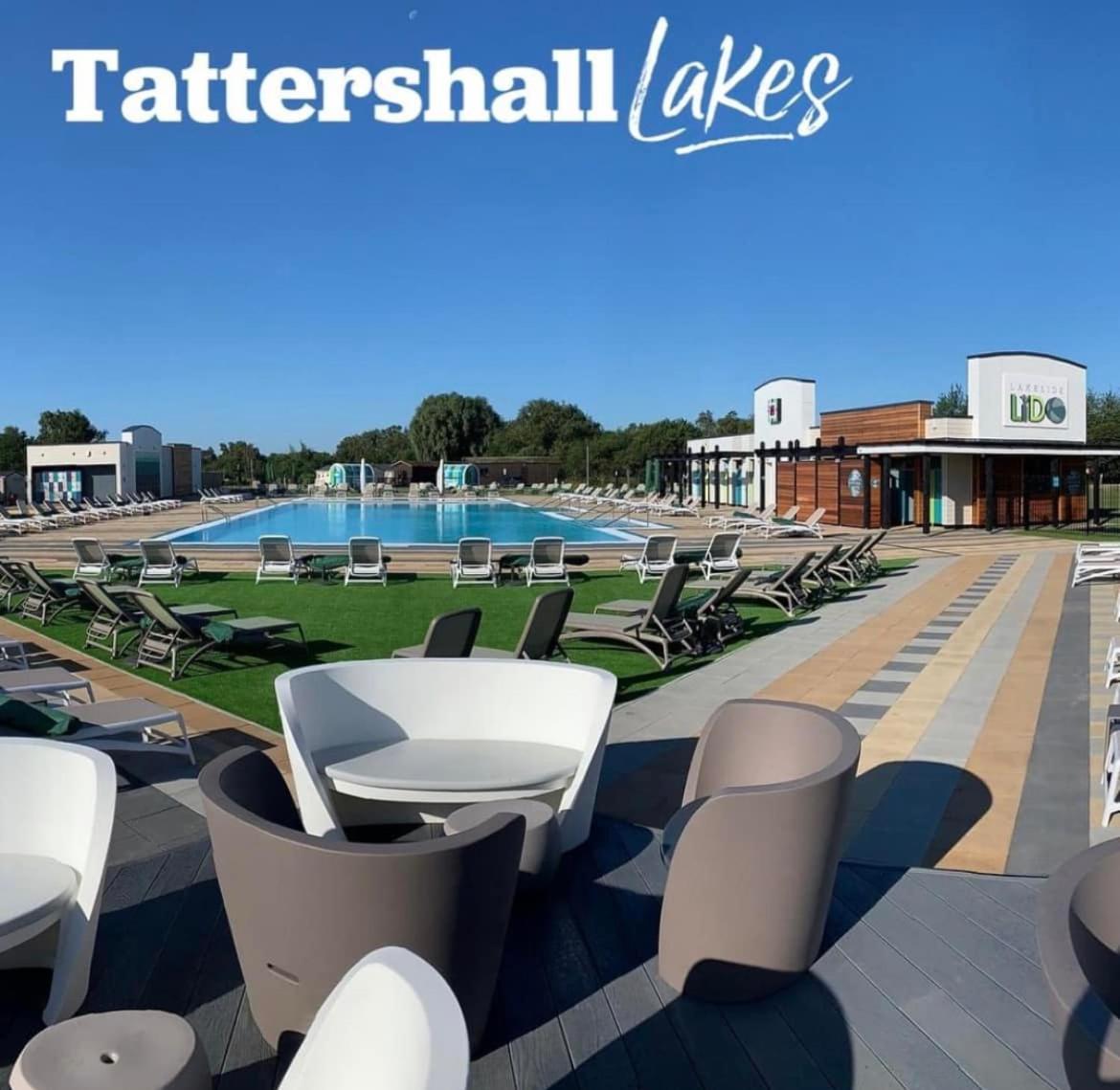 Lakes 8berth Caravan Break With Hottub * Tattershall