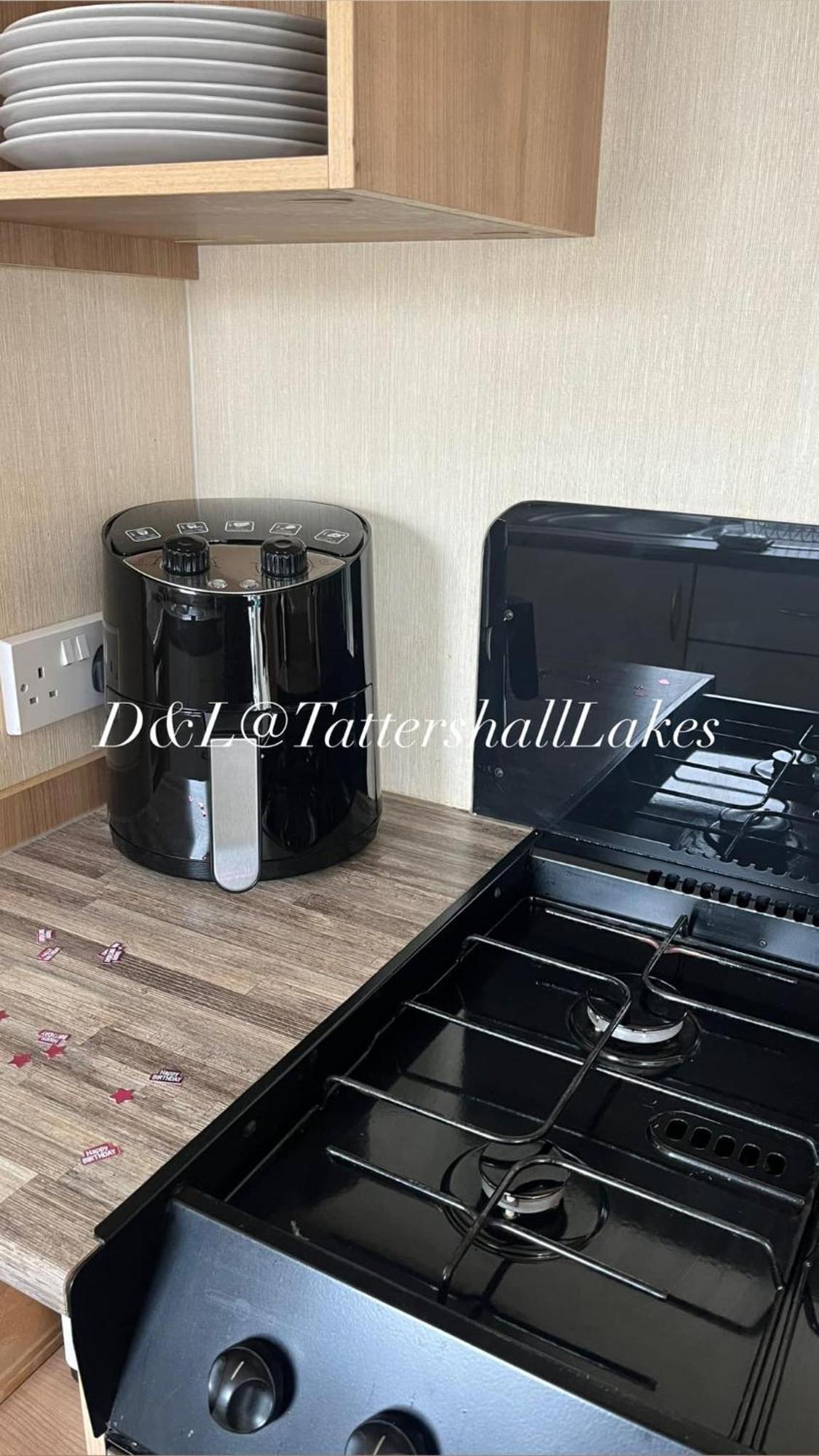 Holiday home Lakes 8berth Caravan Break With Hottub