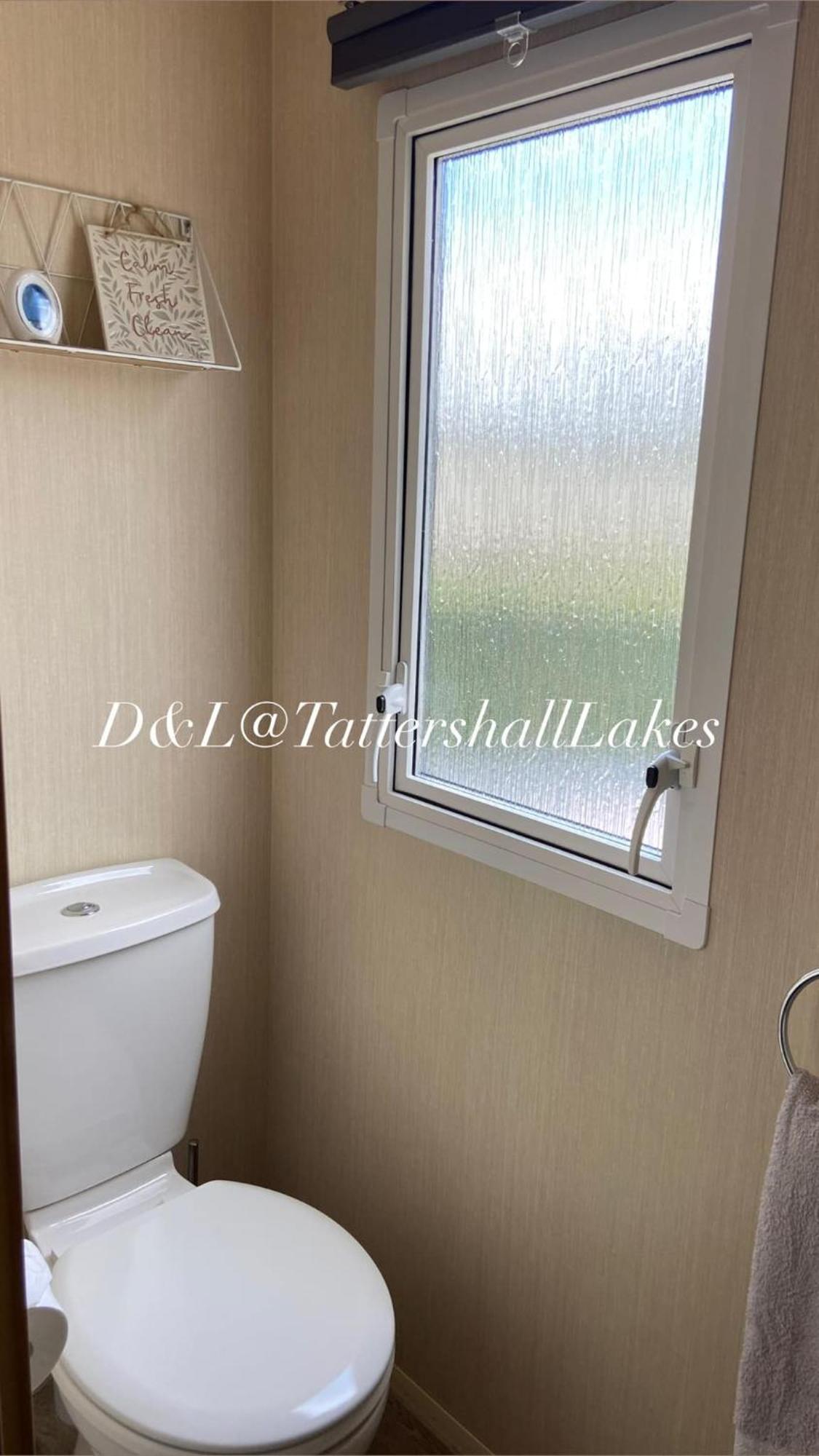 Lakes 8berth Caravan Break With Hottub *