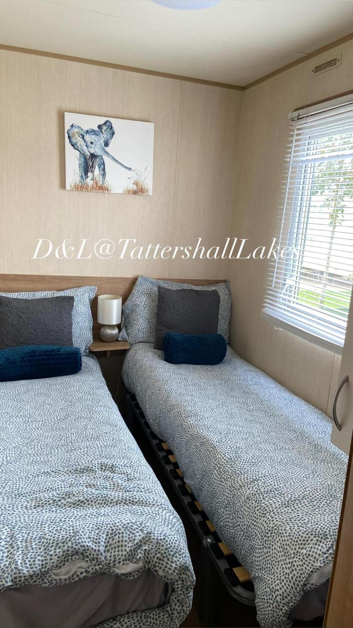 Lakes 8berth Caravan Break With Hottub Holiday home *